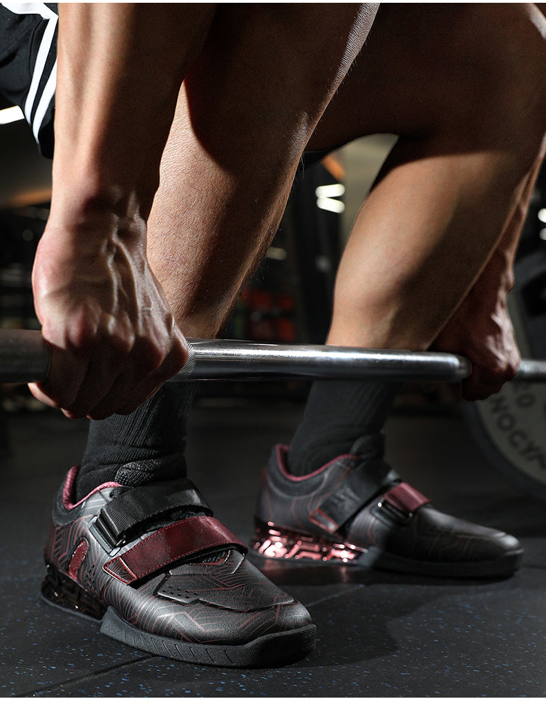 R2588 black lifting shoes during a deadlift setup
