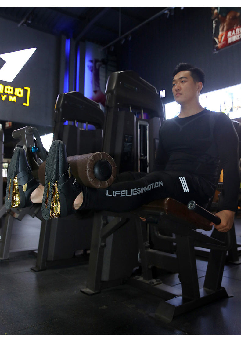 R2318 black gold weightlifting shoe in gym